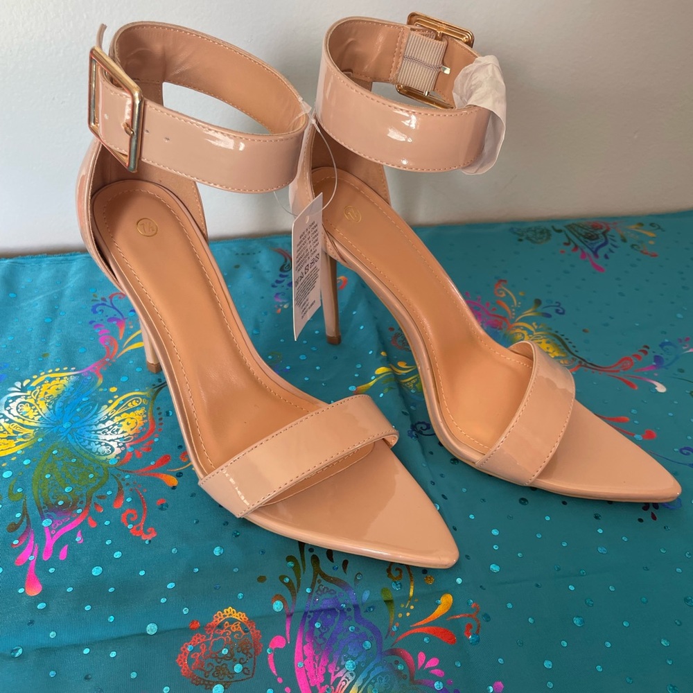 NWT Ankle Strap Stiletto Heels, Size 7.5